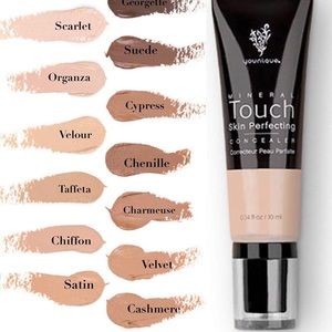 Younique concealer velour